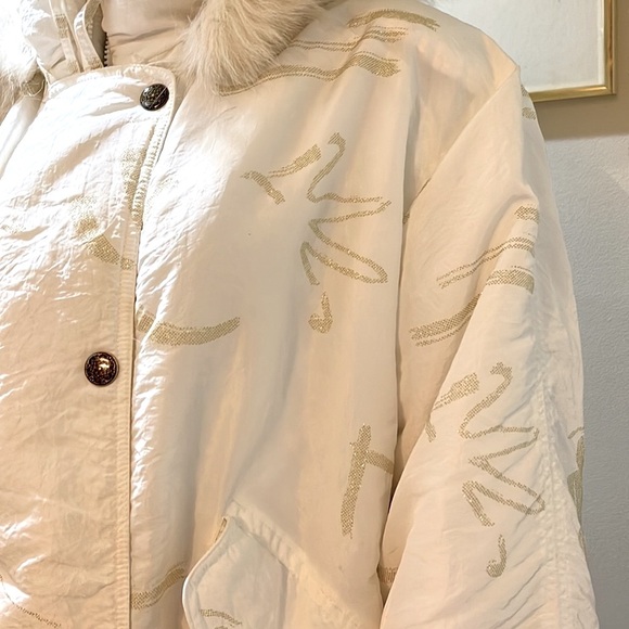 INNOVATION BY IZZI FOX HOODIE - Picture 2 of 12